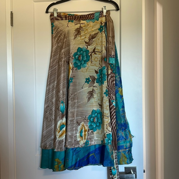Darn Good Yarn Dresses & Skirts - 14-20 Reversible Wrap Skirt ❤️